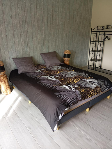 Bedroom 5, Au brunet, Gers