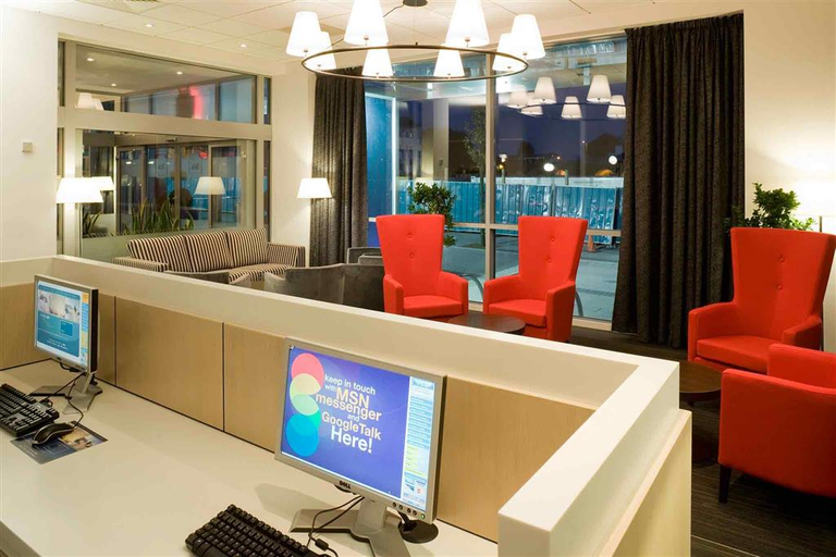Public Area, ibis Bristol Temple Meads Quay, Bristol