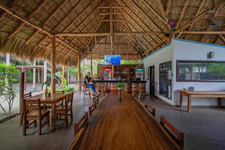 Food & Drinks 5, Ingigante Hotel, Tola