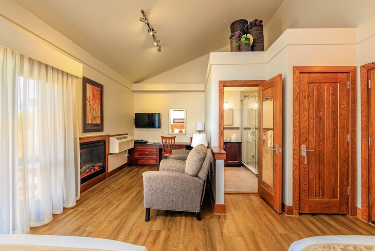 Bedroom 3, Huff Estates Inn & Winery, Prince Edward