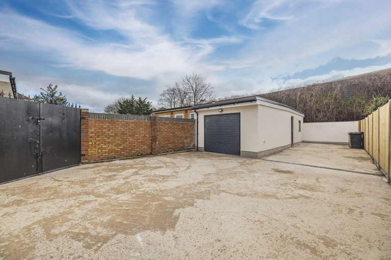 Exterior & Views, Chic and Comfy 4 Bedroom Stay Baylis, Slough