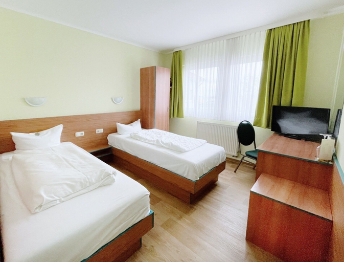 Bedroom 5, REGIOHOTEL Halle/ Leipzig Airport, Nordsachsen