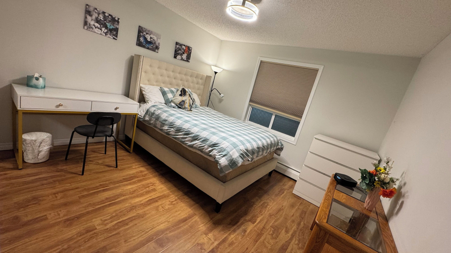Others 4, MainFloorCondo CozyFurnished Independent, Division No. 11