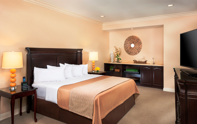 Bedroom 4, Ayres Hotel Orange, Orange