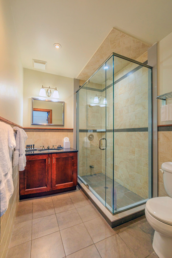 Bathroom 4, Huff Estates Inn & Winery, Prince Edward
