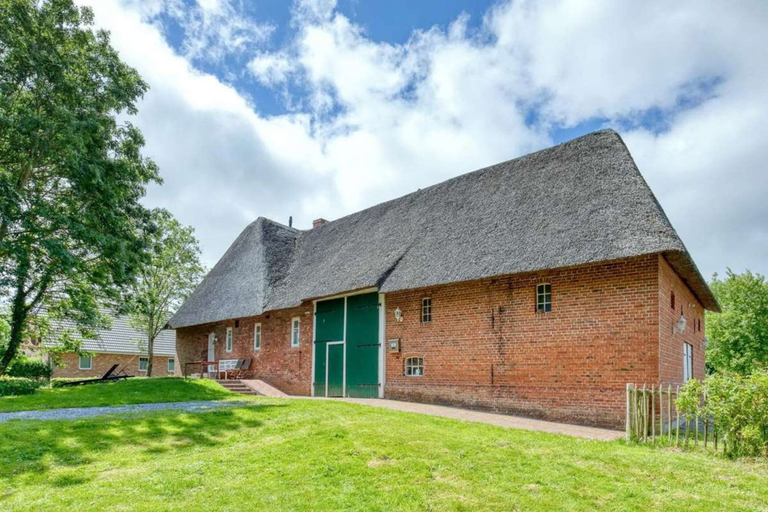 Exterior 3, Wellnessferienhaus in Dagebull auf Einer Warft, Nordfriesland
