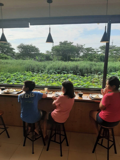 Food & Drinks 5, Waterbirds Family, Yilan