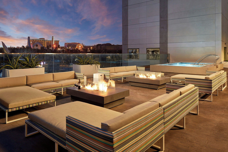 Food & Drinks