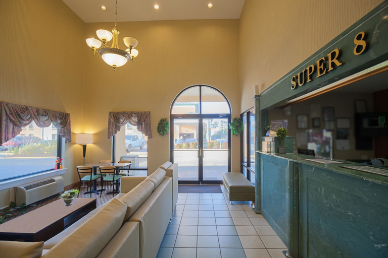 Food & Drinks 5, Super 8 By Wyndham Hammond, Tangipahoa