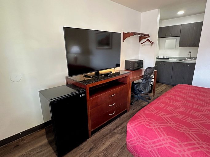 Bedroom 3, Desert Sands Inn & Suites, Bernalillo