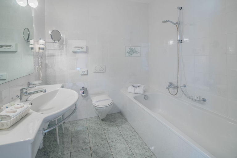 Bathroom 5, Best Western Hotel Bellevue Au Lac, Lugano