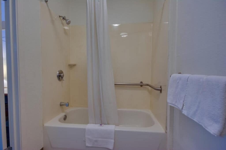 Bathroom 5, Motel 6 Birmingham, AL, Jefferson