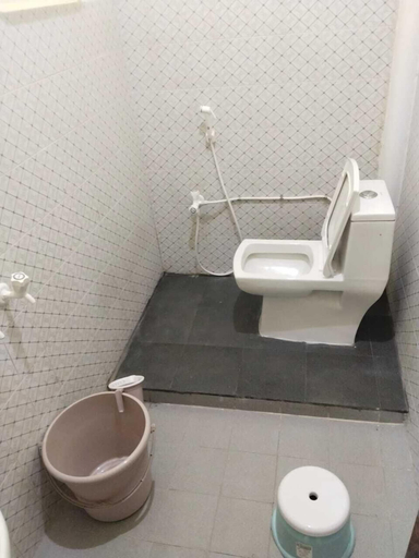 Bathroom 4, V2V Home stay, Nagappattinam