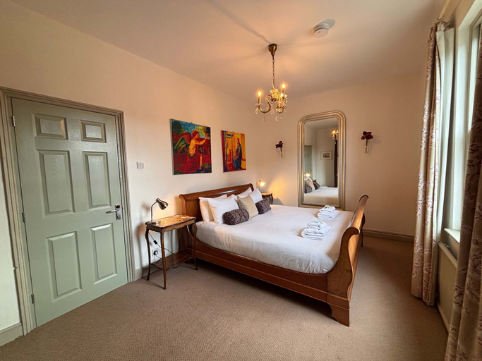 Room 2, St Denys View With Free Parking, York