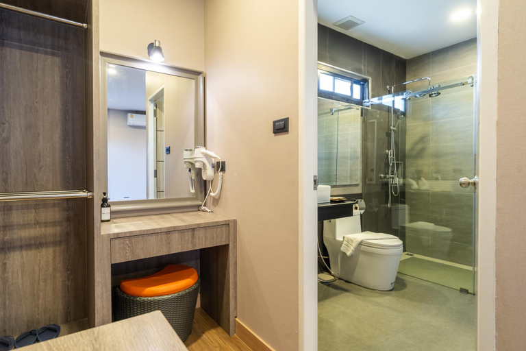 Bathroom 4