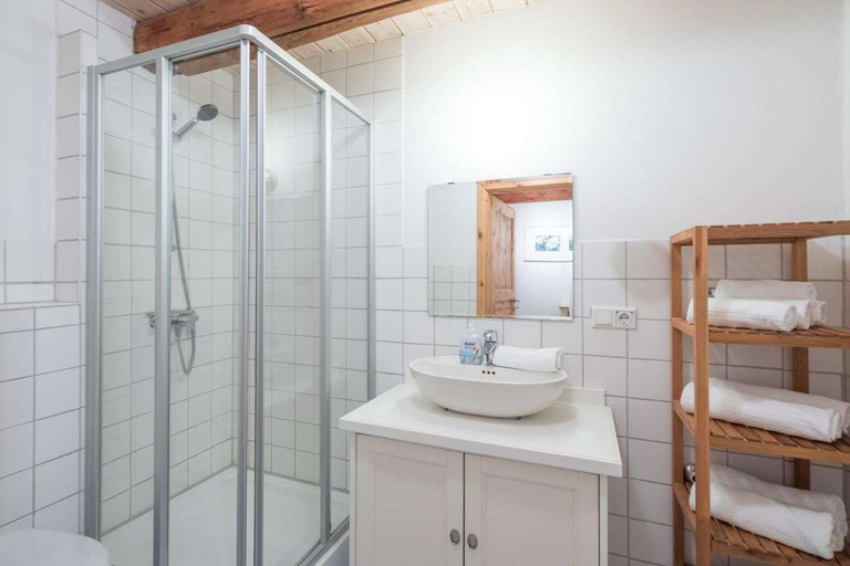 Bathroom, Wellnessferienhaus in Dagebull auf Einer Warft, Nordfriesland
