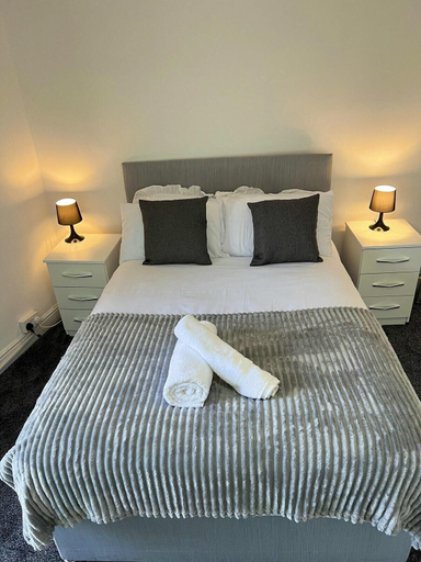Room 4, Birmingham Blissful Retreat - 4 Bedroom, Birmingham