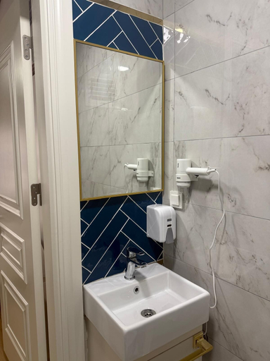 Bathroom 5, Neo Konak, Fatih