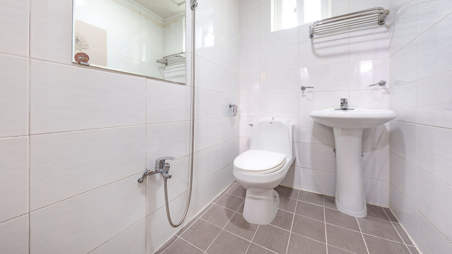 Bathroom 4, Gapyeong Jmong Choncance&camping Pension, Gapyeong