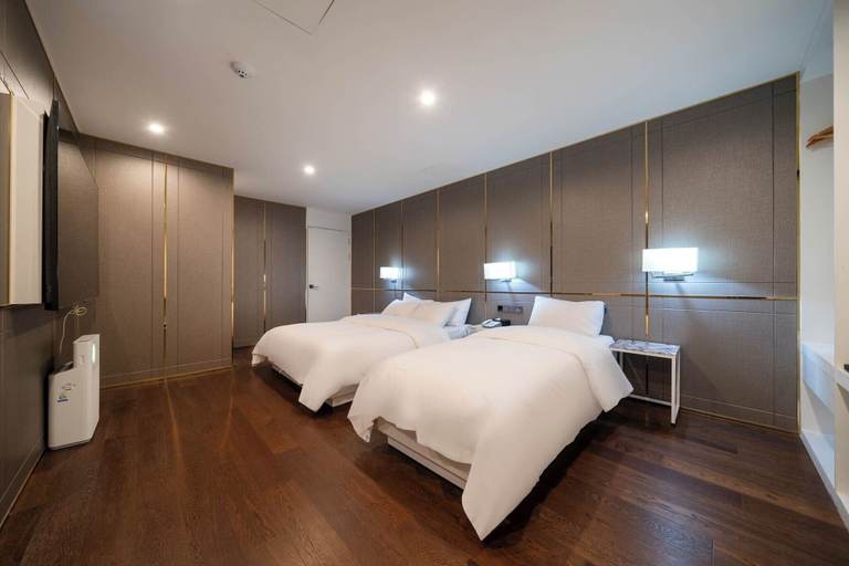 Bedroom 14