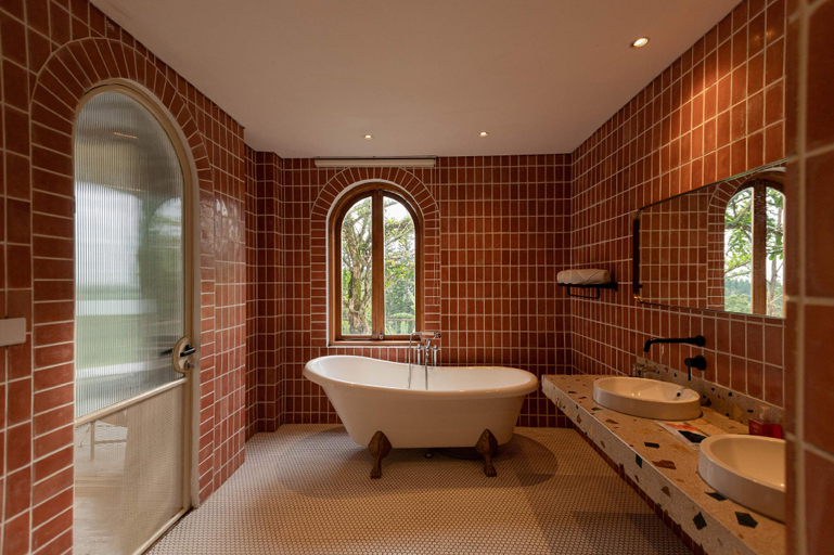 Bathroom 4