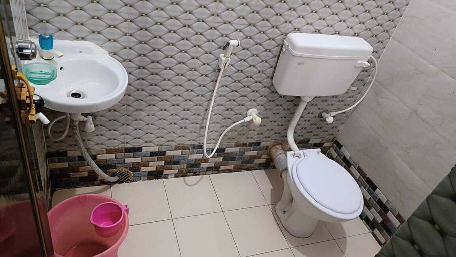 Bathroom 3, DhamStay Hotel Glory Near Golden Beach, Puri