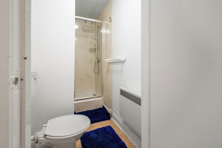 Bathroom, 2 Bed Chalet - Sleeps 3 - River and Mountain Views, Highland