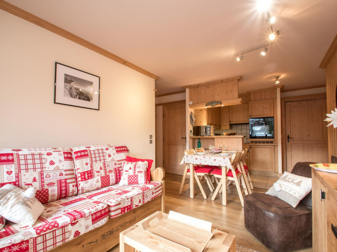 Others 4, Apartment in Chamonix-Mont-Blanc with balcony, Haute-Savoie