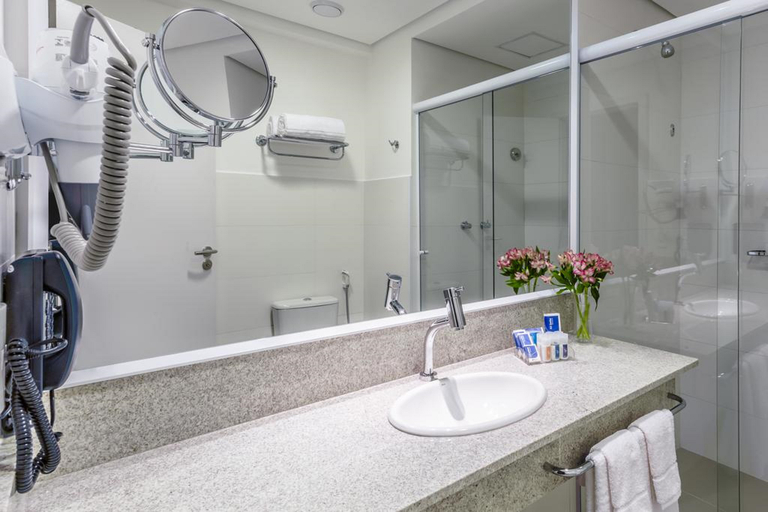 Bathroom 5, Blue Tree Premium Alphaville, Valinhos