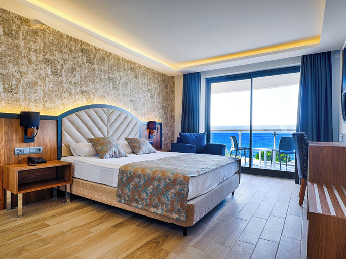 Bedroom 3, Grand Uysal Beach&Spa Hotel - All inclusive, Alanya
