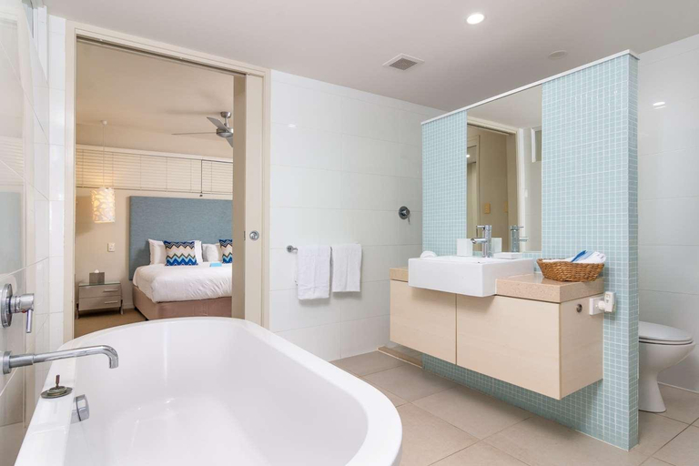 Bathroom 4, 201 Lake Street Apartments, Cairns