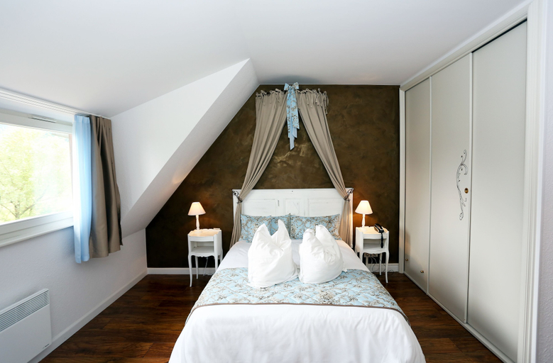 Bedroom 2, The Originals Relais, Le Verger des Châteaux, Bas-Rhin