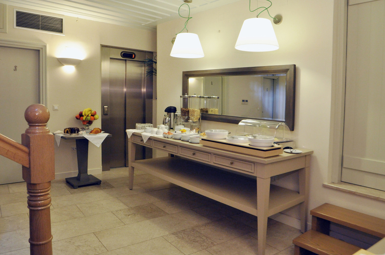 Bathroom, Grand Sarai Nafplio, Peloponnese
