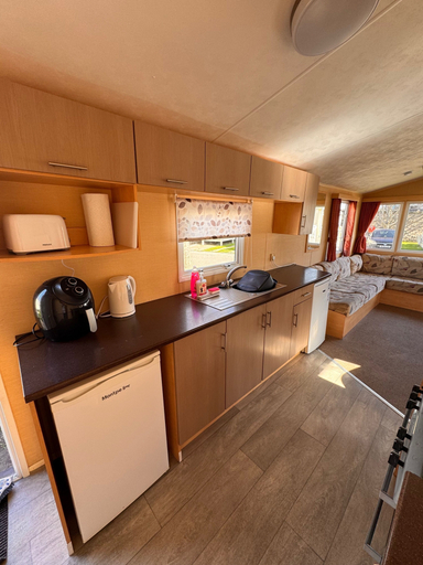 Interior 2, 3 Bed Caravan - Side Gated Decking, Wifi, Pets, Conwy