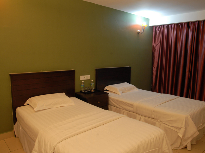 Bedroom 3, Loong Fatt Hotel, Batang Padang