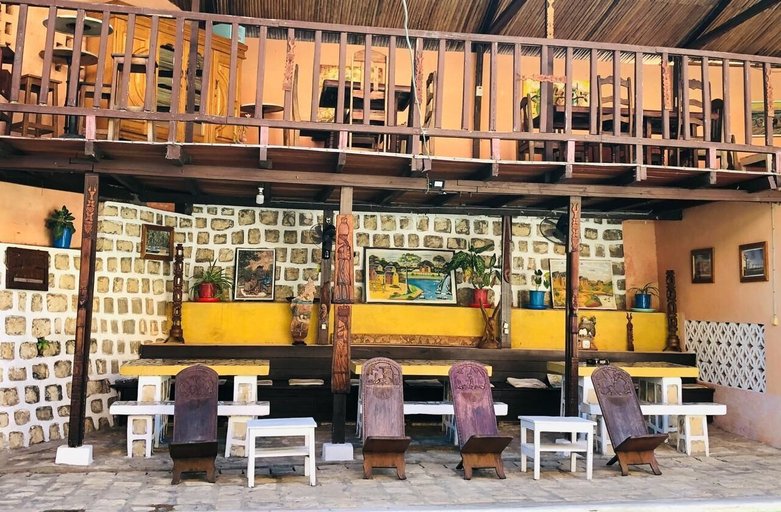 Others 4, Hotel Chez Tranquilllle, Boeny