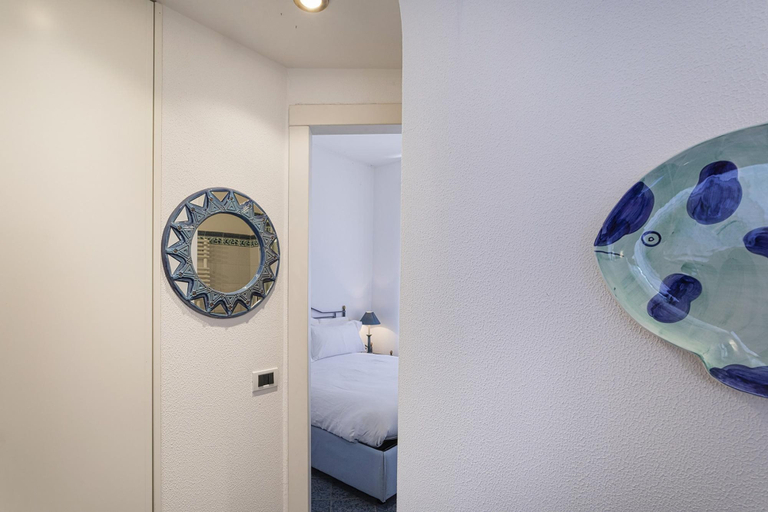 Room 5, Uno Scorcio sul Mare by Wonderful Italy, Genova