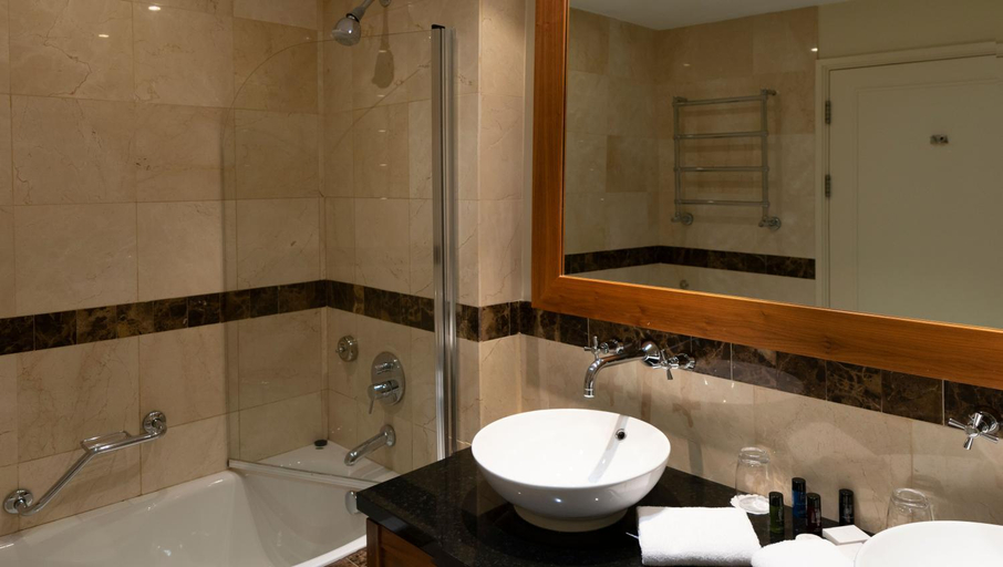 Bathroom 5, The Kingsley