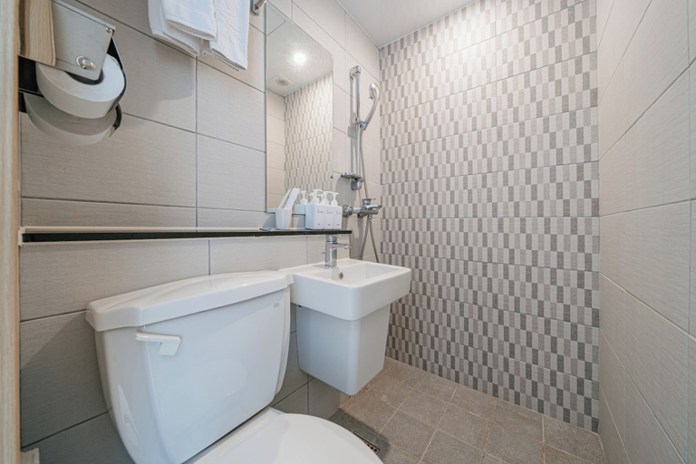 Bathroom 30