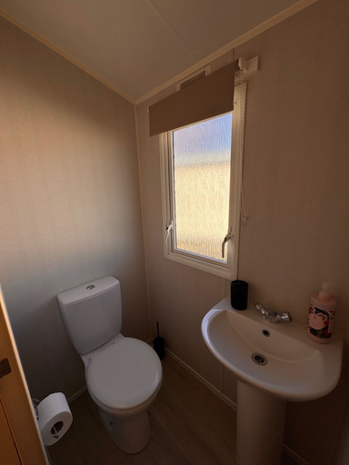 Bathroom 4, 3 Bed Caravan - Side Gated Decking, Wifi, Pets, Conwy
