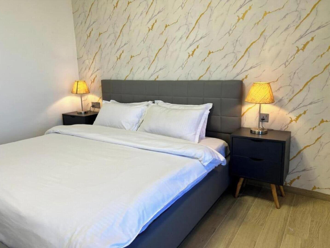 Others 3, Charming City Escape, Starehe