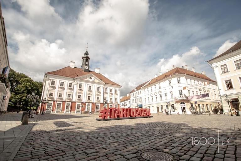 Others 2, 1800 by Vince Stay - Private Rooms in Town Hall Square, Tartu