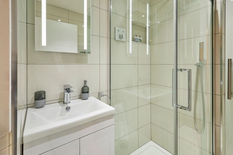 Room 2, Host Stay 3 Metropole Towers, North Yorkshire