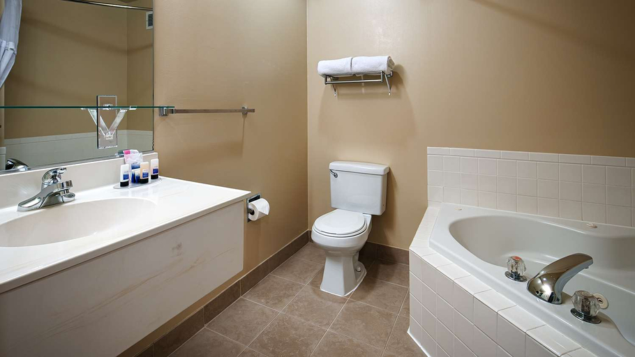 Bathroom 4, Best Western Sky Valley Inn, Snohomish