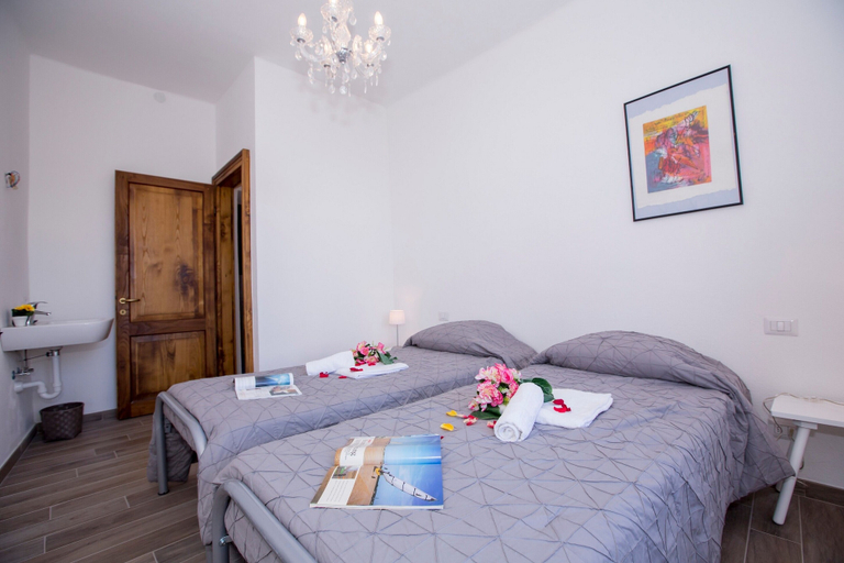 Bedroom 4, Rustico Logo Bellavista, Como