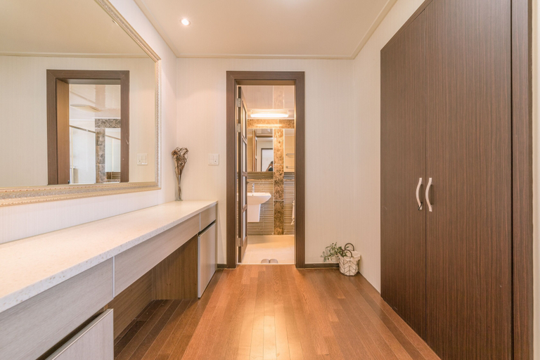 Others 5, Sejong Party House, Busanjin