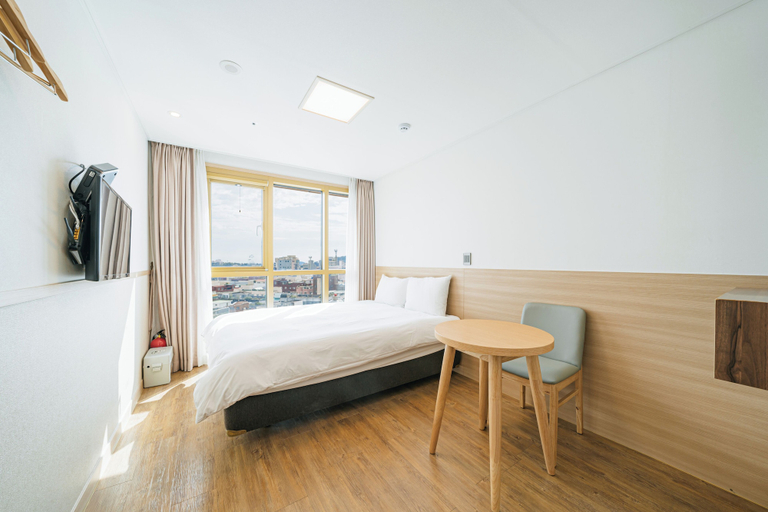 Bedroom 6