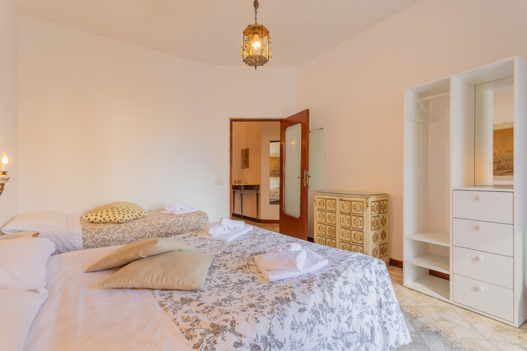 Room 5, Golden Apartment by Wonderful Italy, Bari