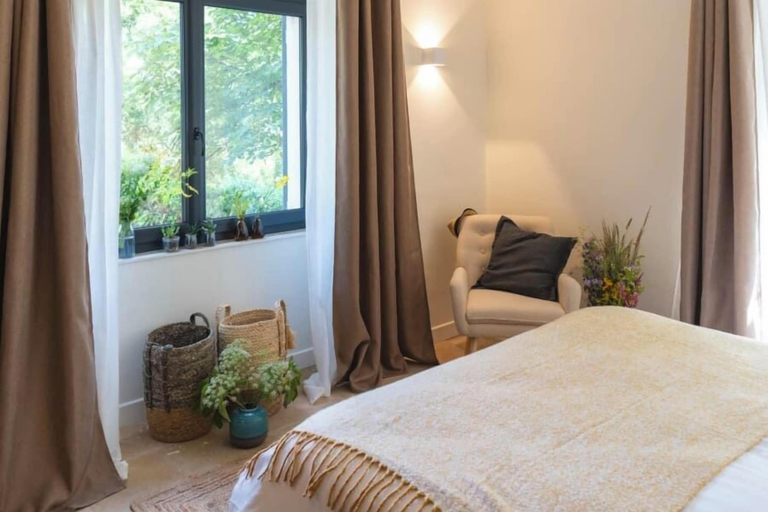 Bedroom 4, Les Terres Aoyama, Gard