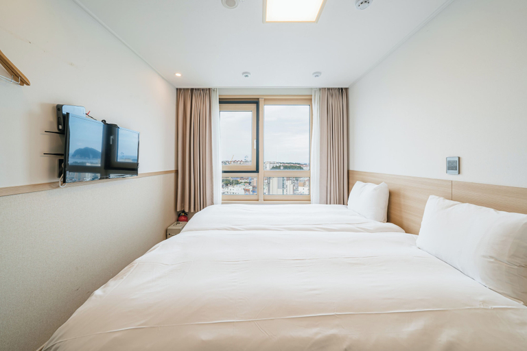 Bedroom 15